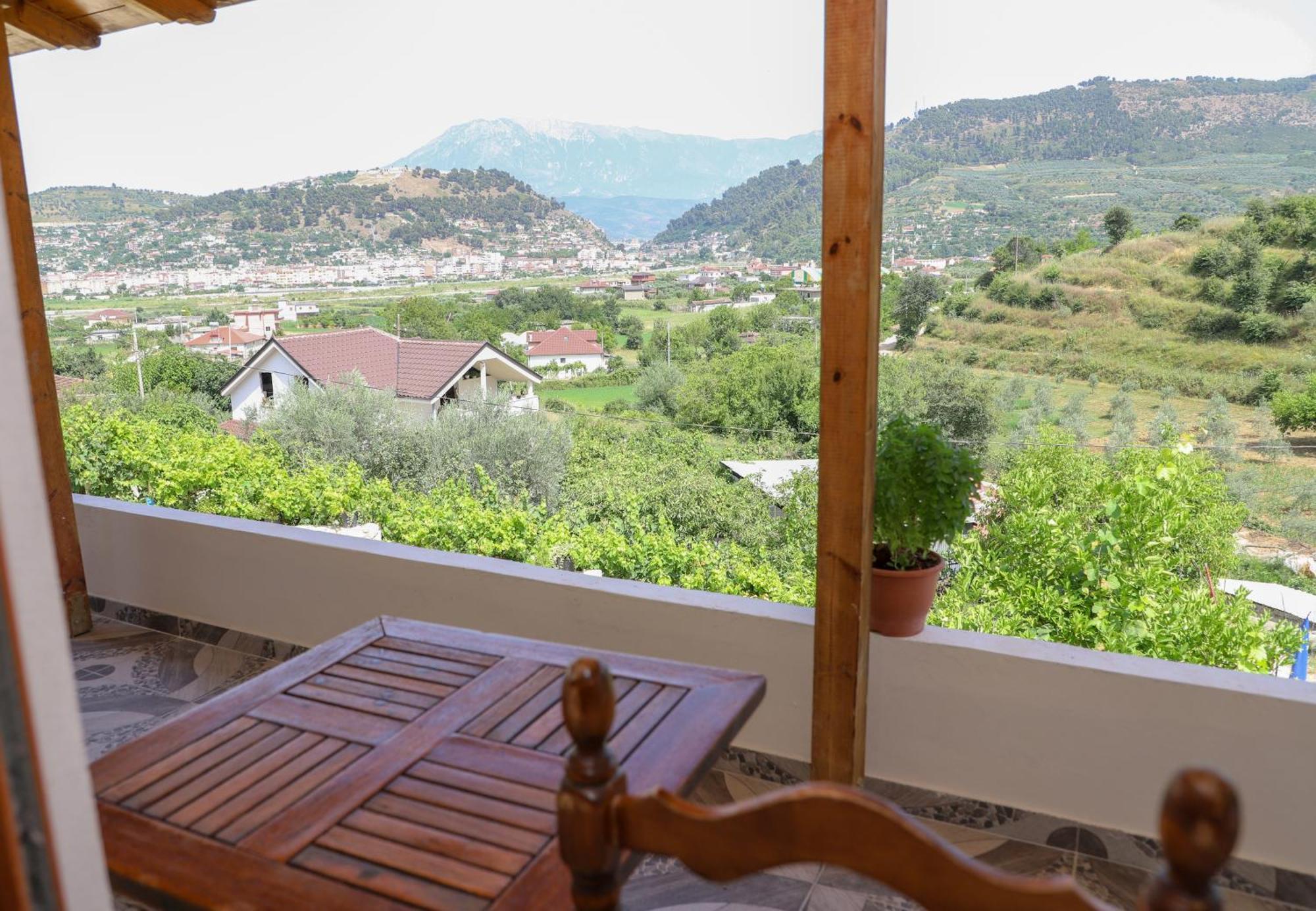 Villa Romario Берат Екстериор снимка