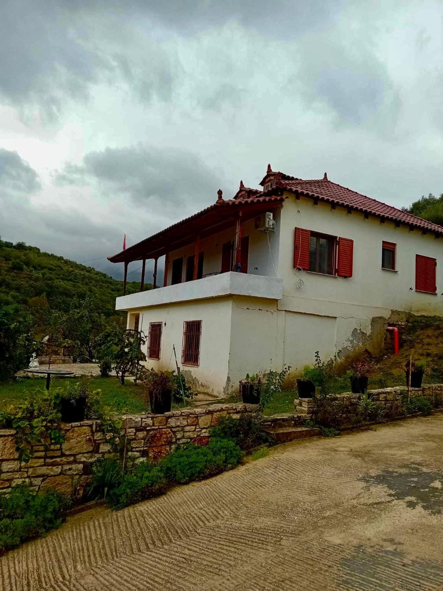 Villa Romario Берат Екстериор снимка